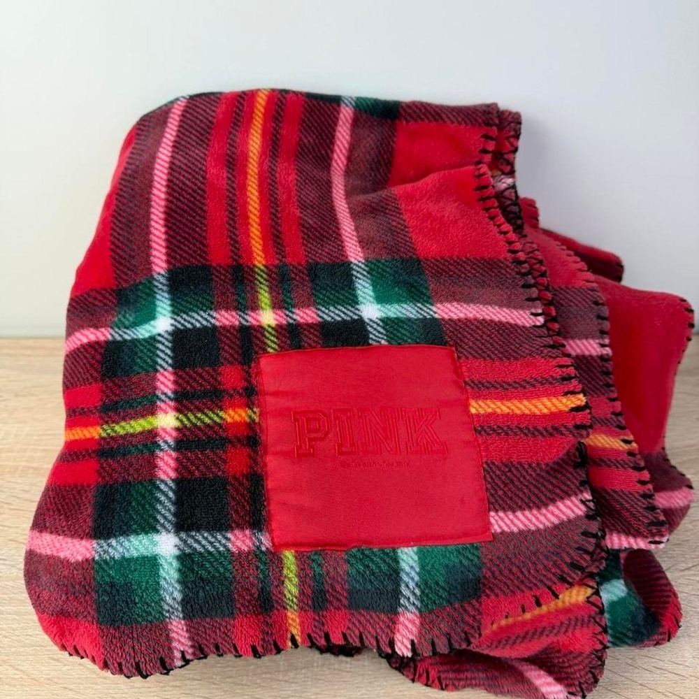 Victoria's Secret PINK fleece blanket
